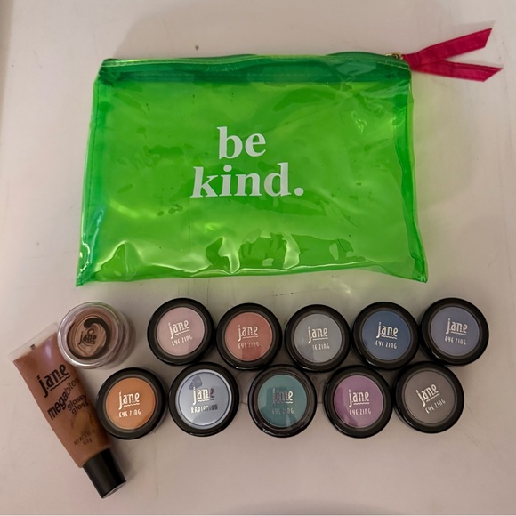 jane iredale Eyeshadow Set with Green Pouch - Picture 1 of 1